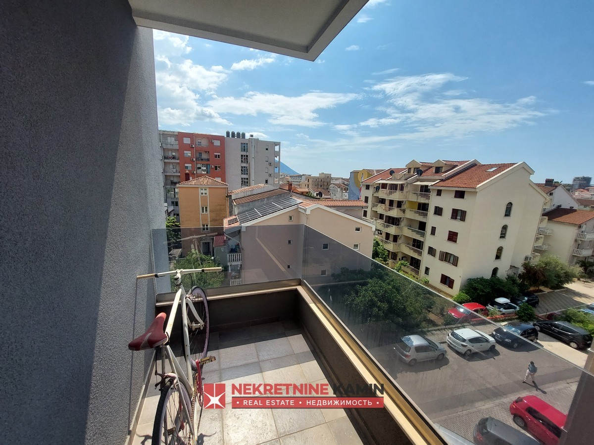 Three-Bedroom Apartment in a Newer Building, Good Location, Rozino, Budva